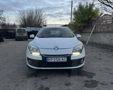 Белый Рено Меган, объемом двигателя 1.46 л и пробегом 300 тыс. км за 8300 $, фото 2 на Automoto.ua
