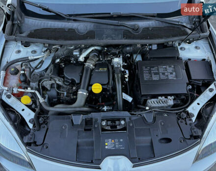 Белый Рено Меган, объемом двигателя 1.5 л и пробегом 236 тыс. км за 9700 $, фото 49 на Automoto.ua