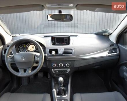 Белый Рено Меган, объемом двигателя 1.5 л и пробегом 232 тыс. км за 7800 $, фото 30 на Automoto.ua