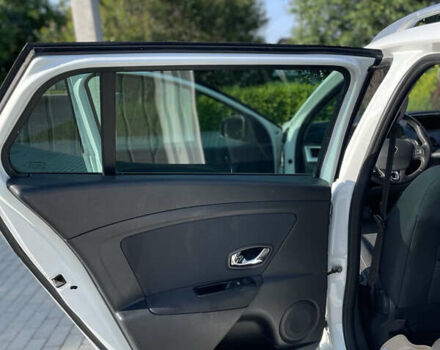 Белый Рено Меган, объемом двигателя 1.6 л и пробегом 372 тыс. км за 6100 $, фото 7 на Automoto.ua