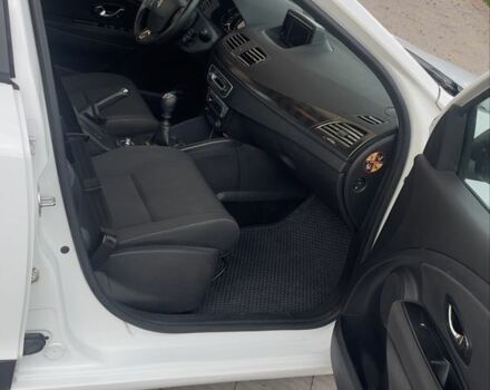 Рено Меган 2013 в Локачи на Automoto.ua Белый Рено Меган, объемом двигателя 1.5 л и пробегом 290 тыс. км за 7500 $, фото 14 на Automoto.ua