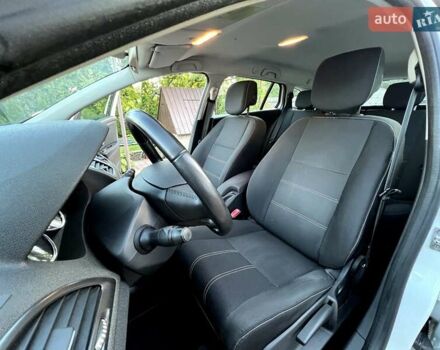 Рено Меган 2013 в Ровно на Automoto.ua Белый Рено Меган, объемом двигателя 1.5 л и пробегом 185 тыс. км за 9500 $, фото 19 на Automoto.ua