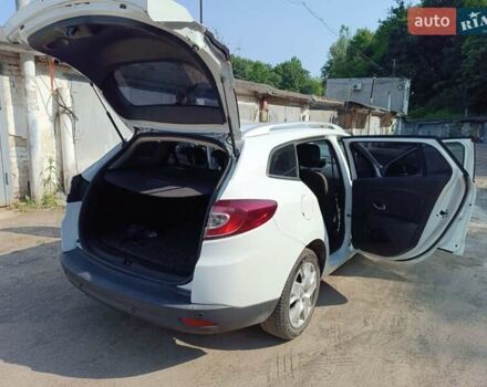 Белый Рено Меган, объемом двигателя 1.5 л и пробегом 250 тыс. км за 7100 $, фото 16 на Automoto.ua