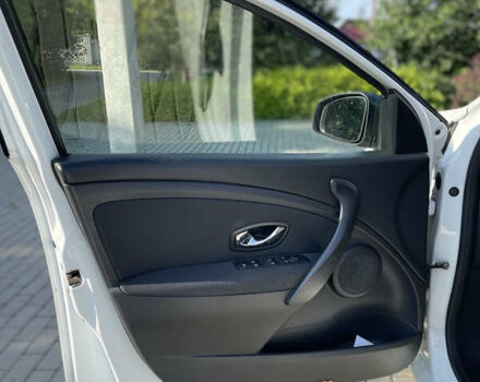 Белый Рено Меган, объемом двигателя 1.6 л и пробегом 372 тыс. км за 6100 $, фото 6 на Automoto.ua