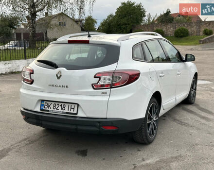 Рено Меган 2013 у Рівному на Automoto.ua Білий Рено Меган, об'ємом двигуна 1.6 л та пробігом 240 тис. км за 7950 $, фото 8 на Automoto.ua