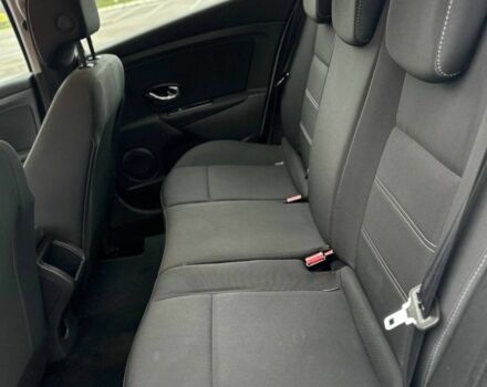 Белый Рено Меган, объемом двигателя 0 л и пробегом 260 тыс. км за 8300 $, фото 7 на Automoto.ua