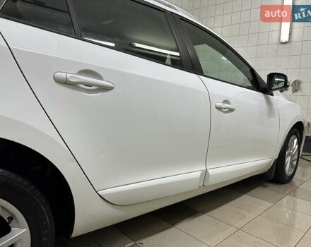 Белый Рено Меган, объемом двигателя 1.5 л и пробегом 237 тыс. км за 8150 $, фото 13 на Automoto.ua