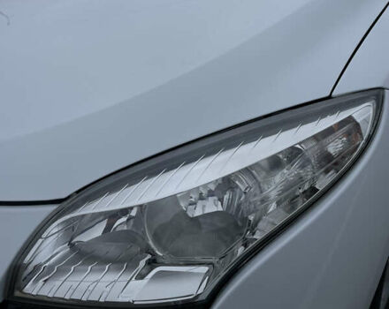 Білий Рено Меган, об'ємом двигуна 1.46 л та пробігом 256 тис. км за 7999 $, фото 1 на Automoto.ua