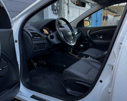 Белый Рено Меган, объемом двигателя 1.5 л и пробегом 236 тыс. км за 9700 $, фото 26 на Automoto.ua