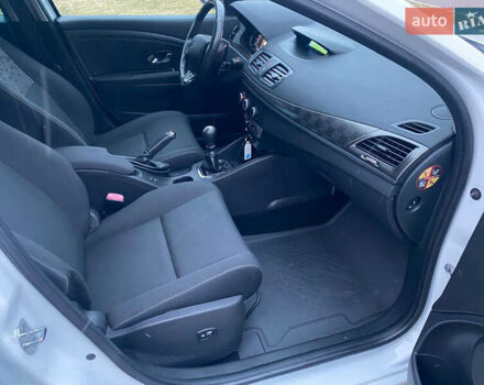 Белый Рено Меган, объемом двигателя 1.2 л и пробегом 146 тыс. км за 6600 $, фото 43 на Automoto.ua