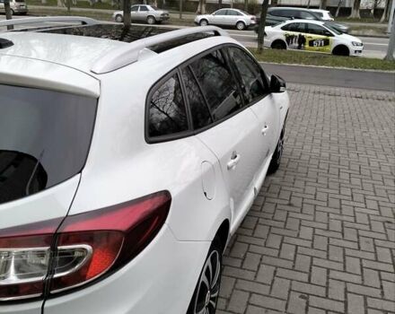 Белый Рено Меган, объемом двигателя 1.5 л и пробегом 260 тыс. км за 8100 $, фото 5 на Automoto.ua