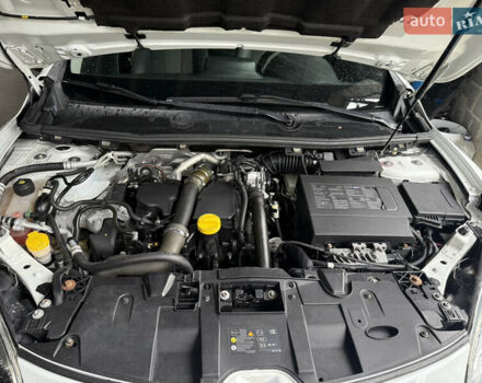 Белый Рено Меган, объемом двигателя 1.5 л и пробегом 220 тыс. км за 8250 $, фото 39 на Automoto.ua