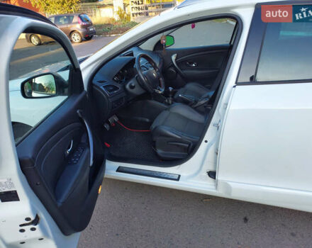 Белый Рено Меган, объемом двигателя 1.5 л и пробегом 268 тыс. км за 8700 $, фото 2 на Automoto.ua