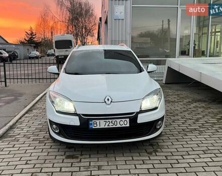 Белый Рено Меган, объемом двигателя 1.5 л и пробегом 300 тыс. км за 6600 $, фото 4 на Automoto.ua