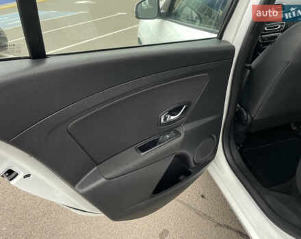 Білий Рено Меган, об'ємом двигуна 1.46 л та пробігом 256 тис. км за 7999 $, фото 19 на Automoto.ua