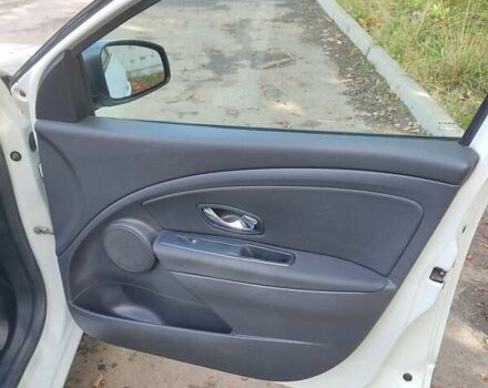 Белый Рено Меган, объемом двигателя 1.5 л и пробегом 273 тыс. км за 7500 $, фото 8 на Automoto.ua