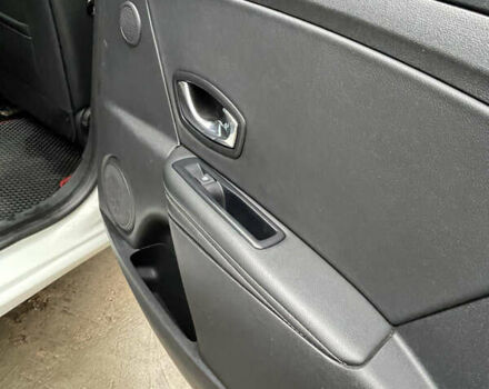 Белый Рено Меган, объемом двигателя 1.46 л и пробегом 305 тыс. км за 8500 $, фото 22 на Automoto.ua