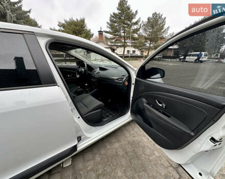 Білий Рено Меган, об'ємом двигуна 1.46 л та пробігом 223 тис. км за 6750 $, фото 22 на Automoto.ua