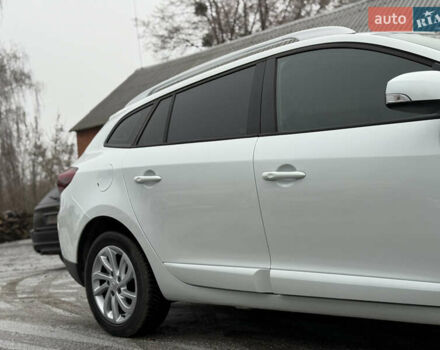 Белый Рено Меган, объемом двигателя 1.6 л и пробегом 153 тыс. км за 9300 $, фото 14 на Automoto.ua