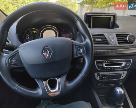 Белый Рено Меган, объемом двигателя 1.5 л и пробегом 273 тыс. км за 7500 $, фото 3 на Automoto.ua