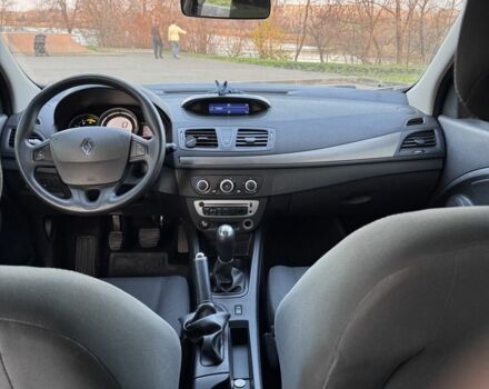 Белый Рено Меган, объемом двигателя 1.5 л и пробегом 217 тыс. км за 6800 $, фото 5 на Automoto.ua