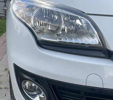 Рено Меган 2013 в Локачи на Automoto.ua Белый Рено Меган, объемом двигателя 1.5 л и пробегом 290 тыс. км за 7500 $, фото 16 на Automoto.ua