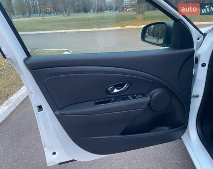 Белый Рено Меган, объемом двигателя 1.2 л и пробегом 146 тыс. км за 6600 $, фото 15 на Automoto.ua