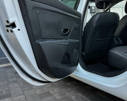 Белый Рено Меган, объемом двигателя 1.5 л и пробегом 236 тыс. км за 9700 $, фото 34 на Automoto.ua