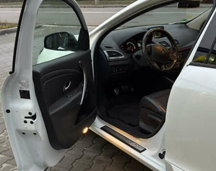 Белый Рено Меган, объемом двигателя 1.5 л и пробегом 241 тыс. км за 10200 $, фото 17 на Automoto.ua