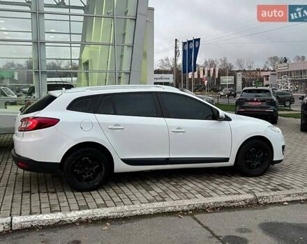 Белый Рено Меган, объемом двигателя 1.5 л и пробегом 300 тыс. км за 6600 $, фото 8 на Automoto.ua