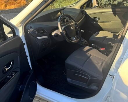 Белый Рено Меган, объемом двигателя 1.5 л и пробегом 250 тыс. км за 6300 $, фото 5 на Automoto.ua