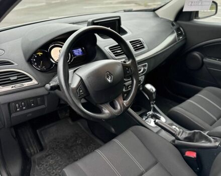 Белый Рено Меган, объемом двигателя 0 л и пробегом 260 тыс. км за 8300 $, фото 6 на Automoto.ua