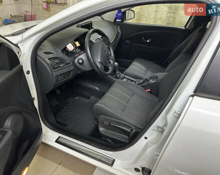 Белый Рено Меган, объемом двигателя 1.5 л и пробегом 237 тыс. км за 8150 $, фото 14 на Automoto.ua