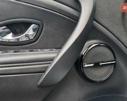 Білий Рено Меган, об'ємом двигуна 1.46 л та пробігом 240 тис. км за 8200 $, фото 17 на Automoto.ua