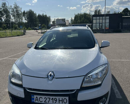 Белый Рено Меган, объемом двигателя 1.5 л и пробегом 250 тыс. км за 7600 $, фото 1 на Automoto.ua