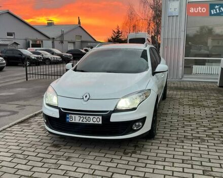 Белый Рено Меган, объемом двигателя 1.5 л и пробегом 300 тыс. км за 6600 $, фото 3 на Automoto.ua