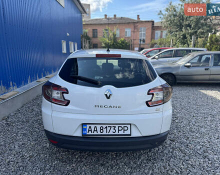 Белый Рено Меган, объемом двигателя 1.5 л и пробегом 270 тыс. км за 5600 $, фото 5 на Automoto.ua