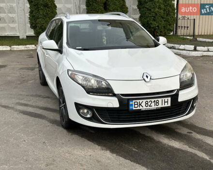 Рено Меган 2013 у Рівному на Automoto.ua Білий Рено Меган, об'ємом двигуна 1.6 л та пробігом 240 тис. км за 7950 $, фото 1 на Automoto.ua
