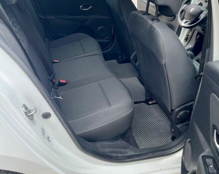 Белый Рено Меган, объемом двигателя 1.5 л и пробегом 286 тыс. км за 6999 $, фото 11 на Automoto.ua