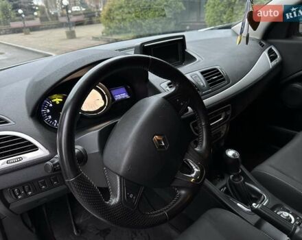 Білий Рено Меган, об'ємом двигуна 1.46 л та пробігом 243 тис. км за 8700 $, фото 11 на Automoto.ua