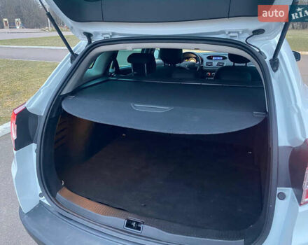 Белый Рено Меган, объемом двигателя 1.2 л и пробегом 146 тыс. км за 6600 $, фото 45 на Automoto.ua