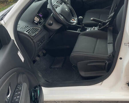 Рено Меган 2013 в Локачи на Automoto.ua Белый Рено Меган, объемом двигателя 1.5 л и пробегом 290 тыс. км за 7500 $, фото 8 на Automoto.ua