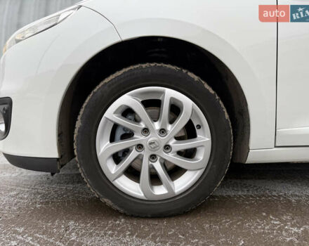 Белый Рено Меган, объемом двигателя 1.6 л и пробегом 153 тыс. км за 9300 $, фото 20 на Automoto.ua