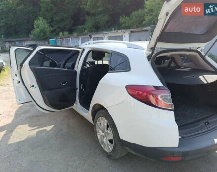 Белый Рено Меган, объемом двигателя 1.5 л и пробегом 250 тыс. км за 7100 $, фото 17 на Automoto.ua