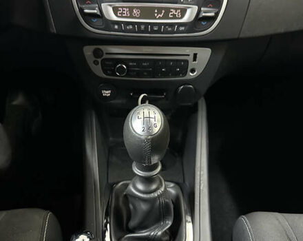 Білий Рено Меган, об'ємом двигуна 1.46 л та пробігом 238 тис. км за 8350 $, фото 20 на Automoto.ua