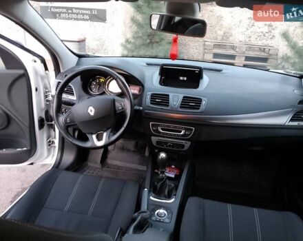 Белый Рено Меган, объемом двигателя 1.5 л и пробегом 289 тыс. км за 9200 $, фото 1 на Automoto.ua