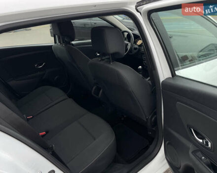 Білий Рено Меган, об'ємом двигуна 1.46 л та пробігом 256 тис. км за 7999 $, фото 23 на Automoto.ua