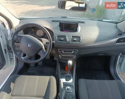 Белый Рено Меган, объемом двигателя 1.5 л и пробегом 250 тыс. км за 7100 $, фото 21 на Automoto.ua