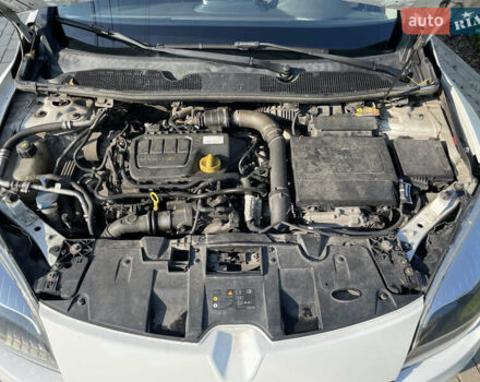 Белый Рено Меган, объемом двигателя 1.6 л и пробегом 372 тыс. км за 6100 $, фото 14 на Automoto.ua