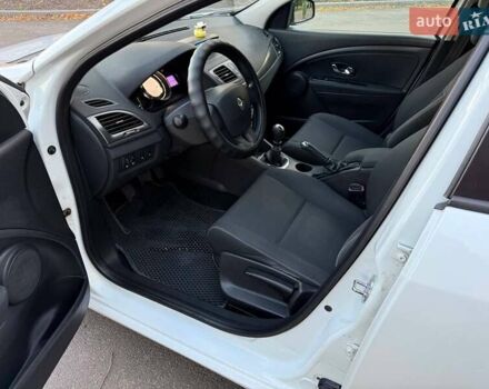 Білий Рено Меган, об'ємом двигуна 1.46 л та пробігом 258 тис. км за 7200 $, фото 12 на Automoto.ua